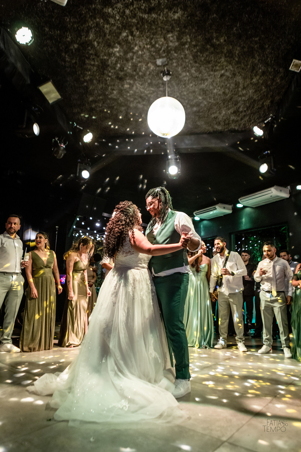 casamento, dicas de casamento, planejamento de casamento, vestidos de noiva, decoração de casamento, festa de casamento, noiva, noivo, cerimônia de casamento, ideias de casamento, fornecedores de casamento, casamento simples, casamento civil, 