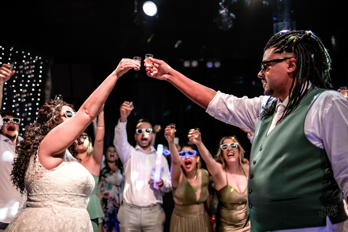 casamento, dicas de casamento, planejamento de casamento, vestidos de noiva, decoração de casamento, festa de casamento, noiva, noivo, cerimônia de casamento, ideias de casamento, fornecedores de casamento, casamento simples, casamento civil, 