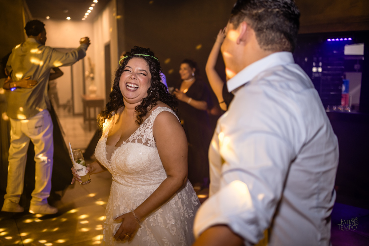 casamento, dicas de casamento, planejamento de casamento, vestidos de noiva, decoração de casamento, festa de casamento, noiva, noivo, cerimônia de casamento, ideias de casamento, fornecedores de casamento, casamento simples, casamento civil, 