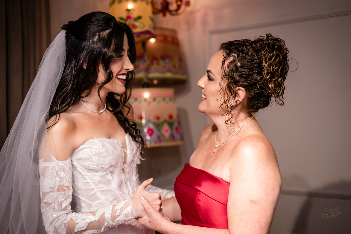 mini wedding, destination wedding, elopement, inspiração para noivas, maquiagem de noiva, penteado de noiva, trajes de noivo, espaço para casamento, música para cerimônia, buffet de casamento, doces finos, identidade visual de casamento,