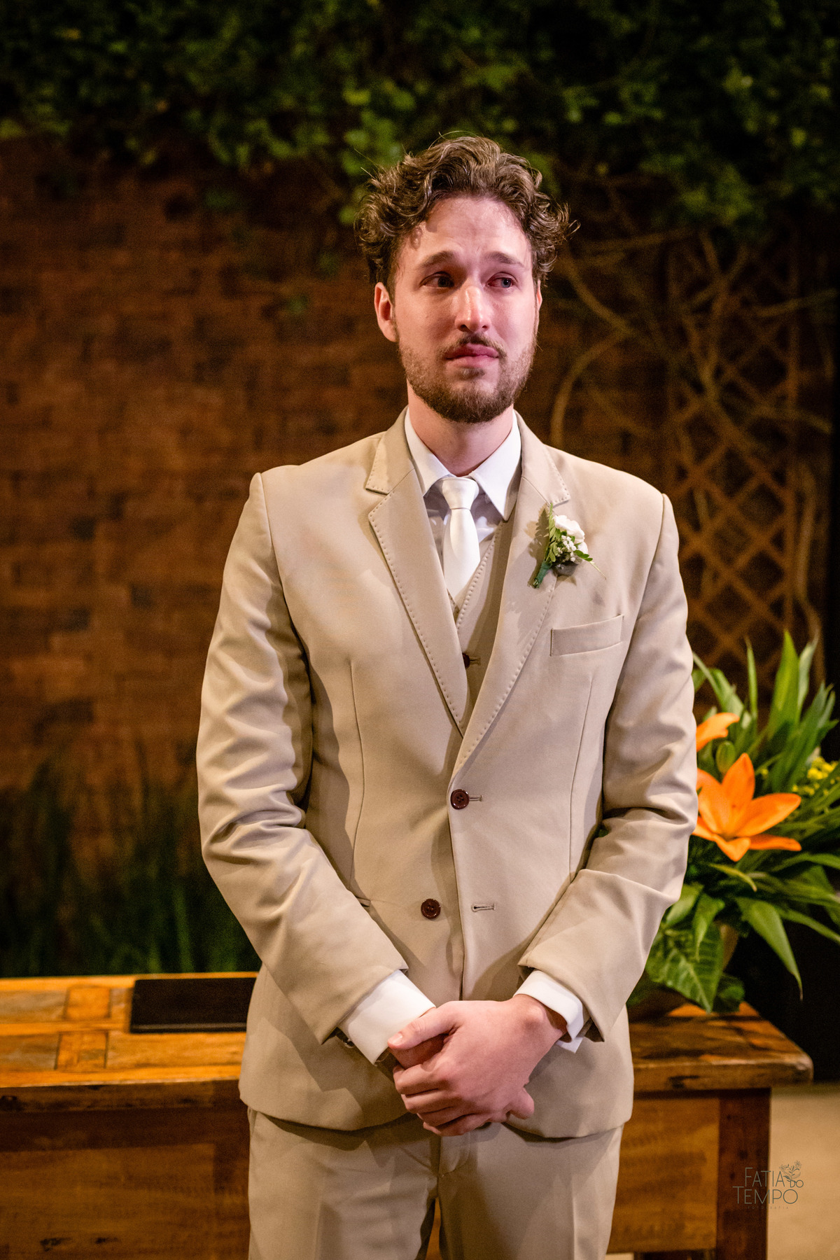 mini wedding, destination wedding, elopement, inspiração para noivas, maquiagem de noiva, penteado de noiva, trajes de noivo, espaço para casamento, música para cerimônia, buffet de casamento, doces finos, identidade visual de casamento,