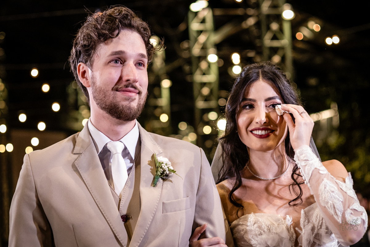 mini wedding, destination wedding, elopement, inspiração para noivas, maquiagem de noiva, penteado de noiva, trajes de noivo, espaço para casamento, música para cerimônia, buffet de casamento, doces finos, identidade visual de casamento,