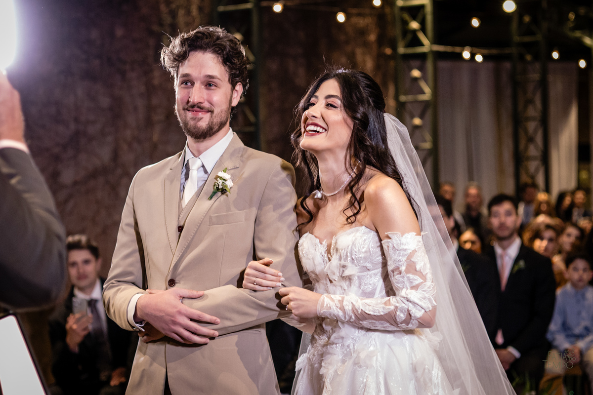 mini wedding, destination wedding, elopement, inspiração para noivas, maquiagem de noiva, penteado de noiva, trajes de noivo, espaço para casamento, música para cerimônia, buffet de casamento, doces finos, identidade visual de casamento,