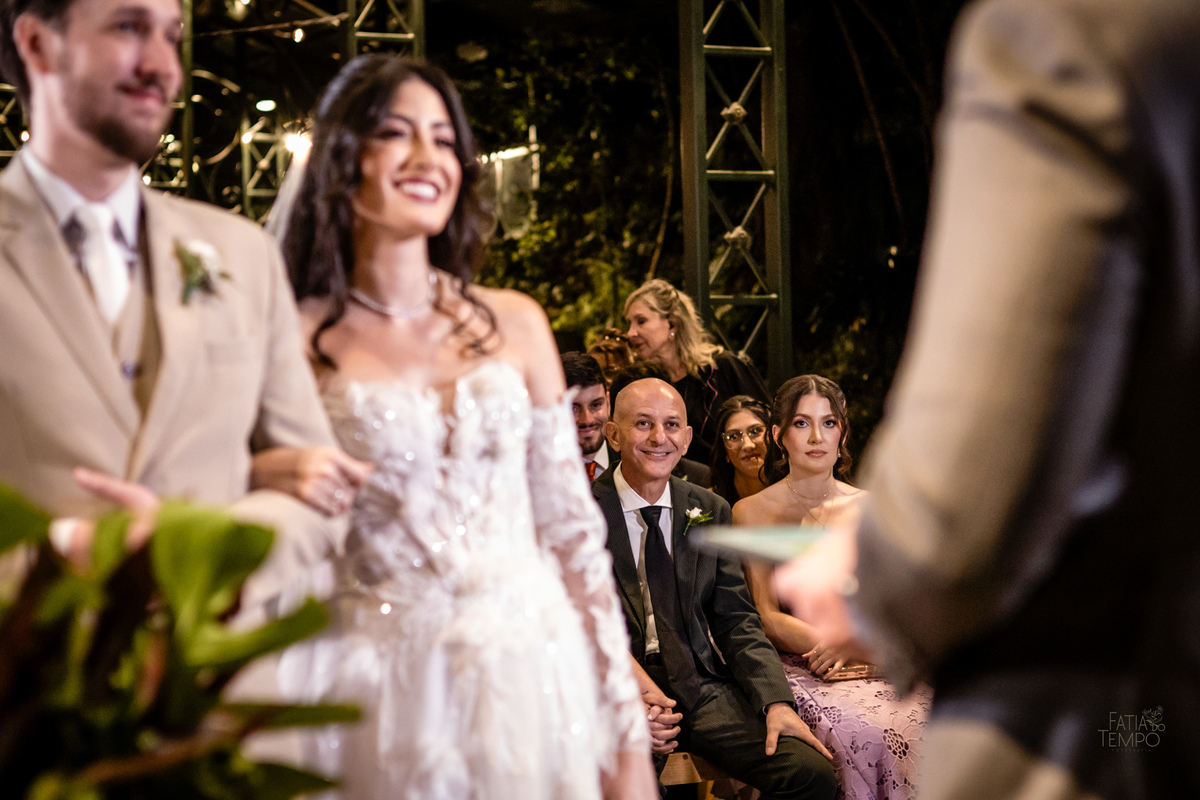 mini wedding, destination wedding, elopement, inspiração para noivas, maquiagem de noiva, penteado de noiva, trajes de noivo, espaço para casamento, música para cerimônia, buffet de casamento, doces finos, identidade visual de casamento,