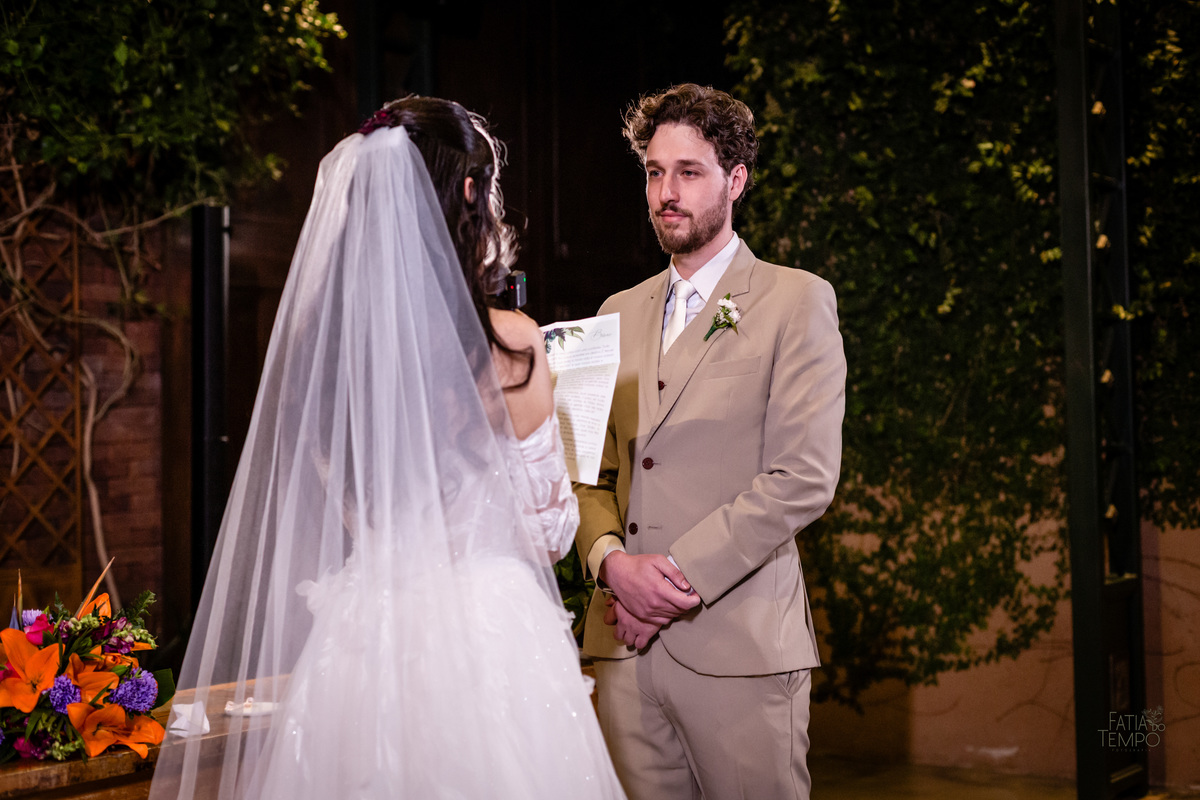 mini wedding, destination wedding, elopement, inspiração para noivas, maquiagem de noiva, penteado de noiva, trajes de noivo, espaço para casamento, música para cerimônia, buffet de casamento, doces finos, identidade visual de casamento,