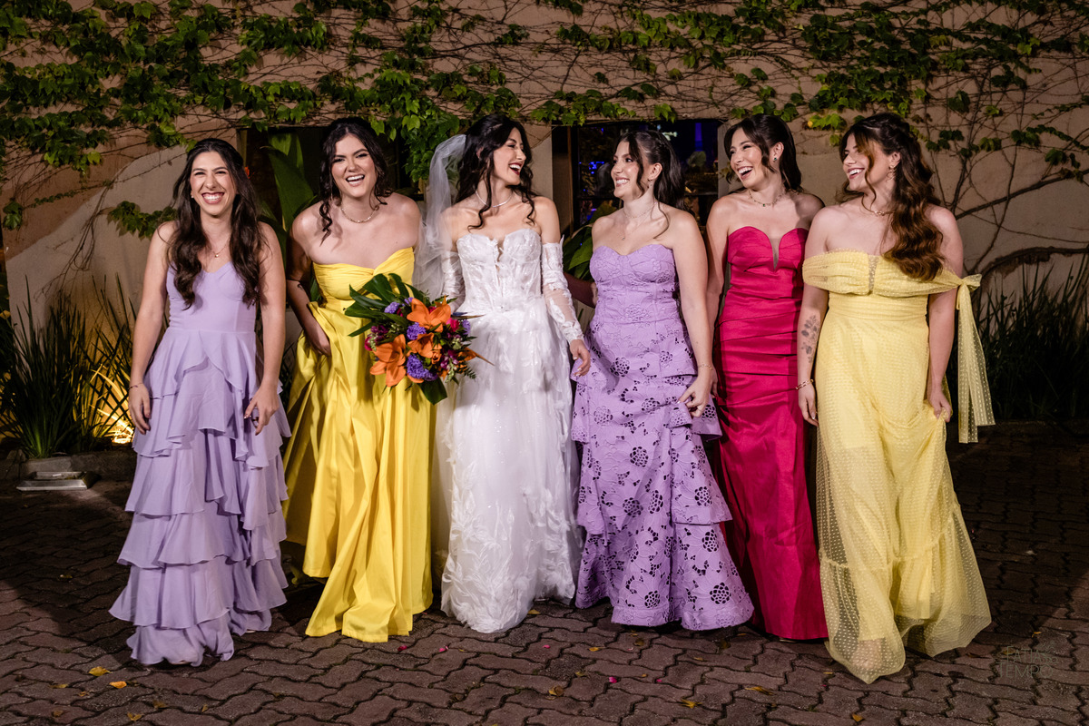 mini wedding, destination wedding, elopement, inspiração para noivas, maquiagem de noiva, penteado de noiva, trajes de noivo, espaço para casamento, música para cerimônia, buffet de casamento, doces finos, identidade visual de casamento,