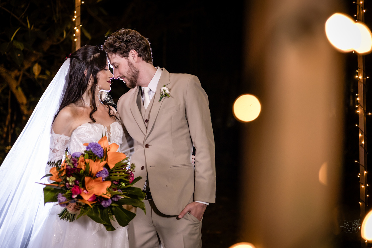 mini wedding, destination wedding, elopement, inspiração para noivas, maquiagem de noiva, penteado de noiva, trajes de noivo, espaço para casamento, música para cerimônia, buffet de casamento, doces finos, identidade visual de casamento,