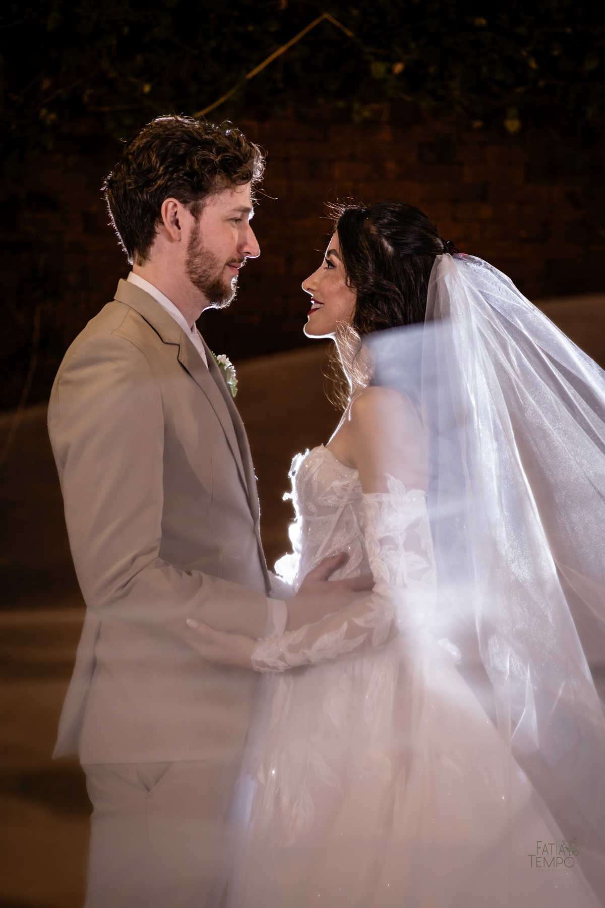 mini wedding, destination wedding, elopement, inspiração para noivas, maquiagem de noiva, penteado de noiva, trajes de noivo, espaço para casamento, música para cerimônia, buffet de casamento, doces finos, identidade visual de casamento,