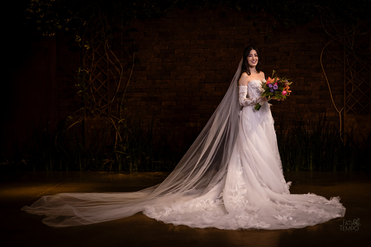 mini wedding, destination wedding, elopement, inspiração para noivas, maquiagem de noiva, penteado de noiva, trajes de noivo, espaço para casamento, música para cerimônia, buffet de casamento, doces finos, identidade visual de casamento,