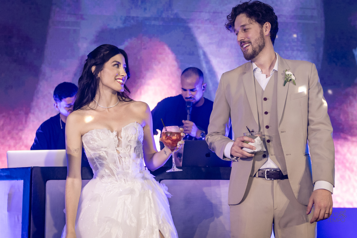 mini wedding, destination wedding, elopement, inspiração para noivas, maquiagem de noiva, penteado de noiva, trajes de noivo, espaço para casamento, música para cerimônia, buffet de casamento, doces finos, identidade visual de casamento,