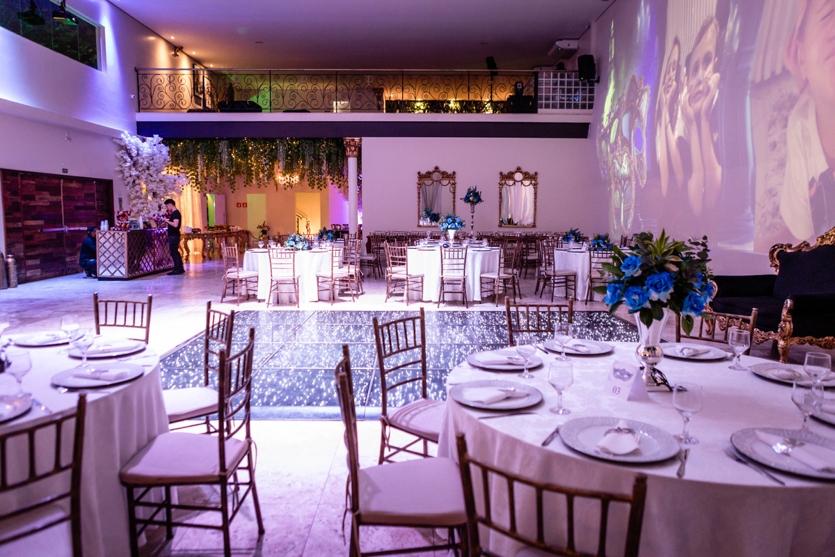 15anos, debutante, festade15anos, xvanos, decoracaode15anos, festaglam, decoracaomoderna, neonparty, festasofisticada, fotografiadeeventos, eventos15anos, decoracaodebutante, partydecor, cenário, brilho, requinte, estilo, decoração, vestido, balada, cenár