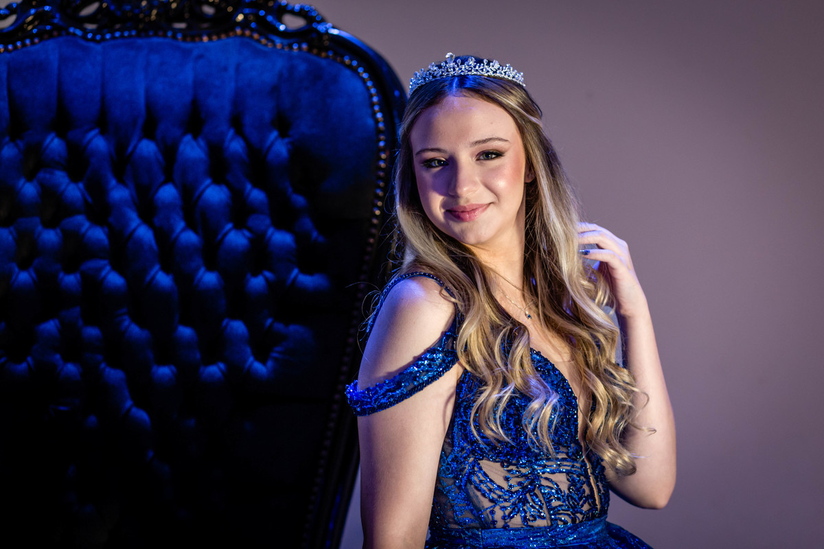 15anos, debutante, festade15anos, xvanos, decoracaode15anos, festaglam, decoracaomoderna, neonparty, festasofisticada, fotografiadeeventos, eventos15anos, decoracaodebutante, partydecor, cenário, brilho, requinte, estilo, decoração, vestido, balada, cenár