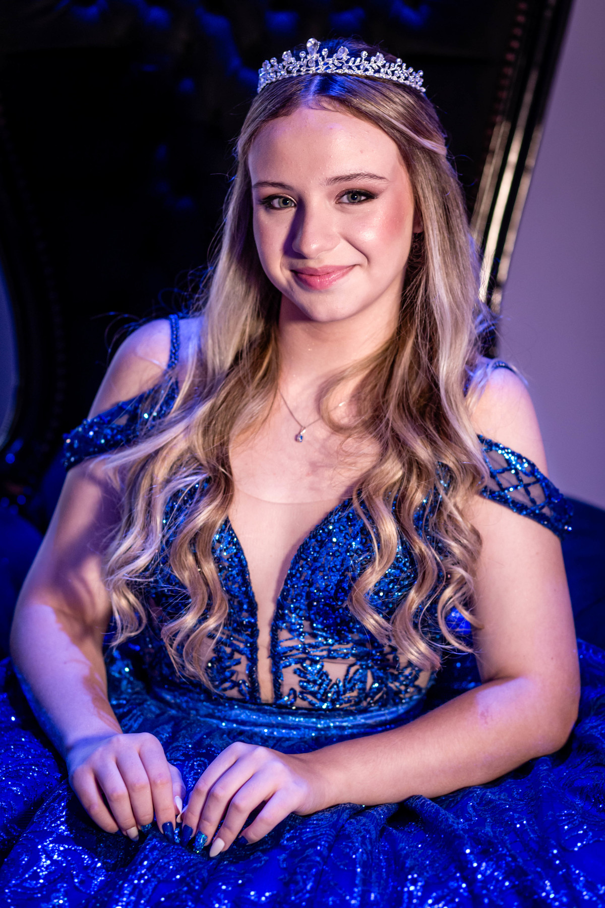 15anos, debutante, festade15anos, xvanos, decoracaode15anos, festaglam, decoracaomoderna, neonparty, festasofisticada, fotografiadeeventos, eventos15anos, decoracaodebutante, partydecor, cenário, brilho, requinte, estilo, decoração, vestido, balada, cenár