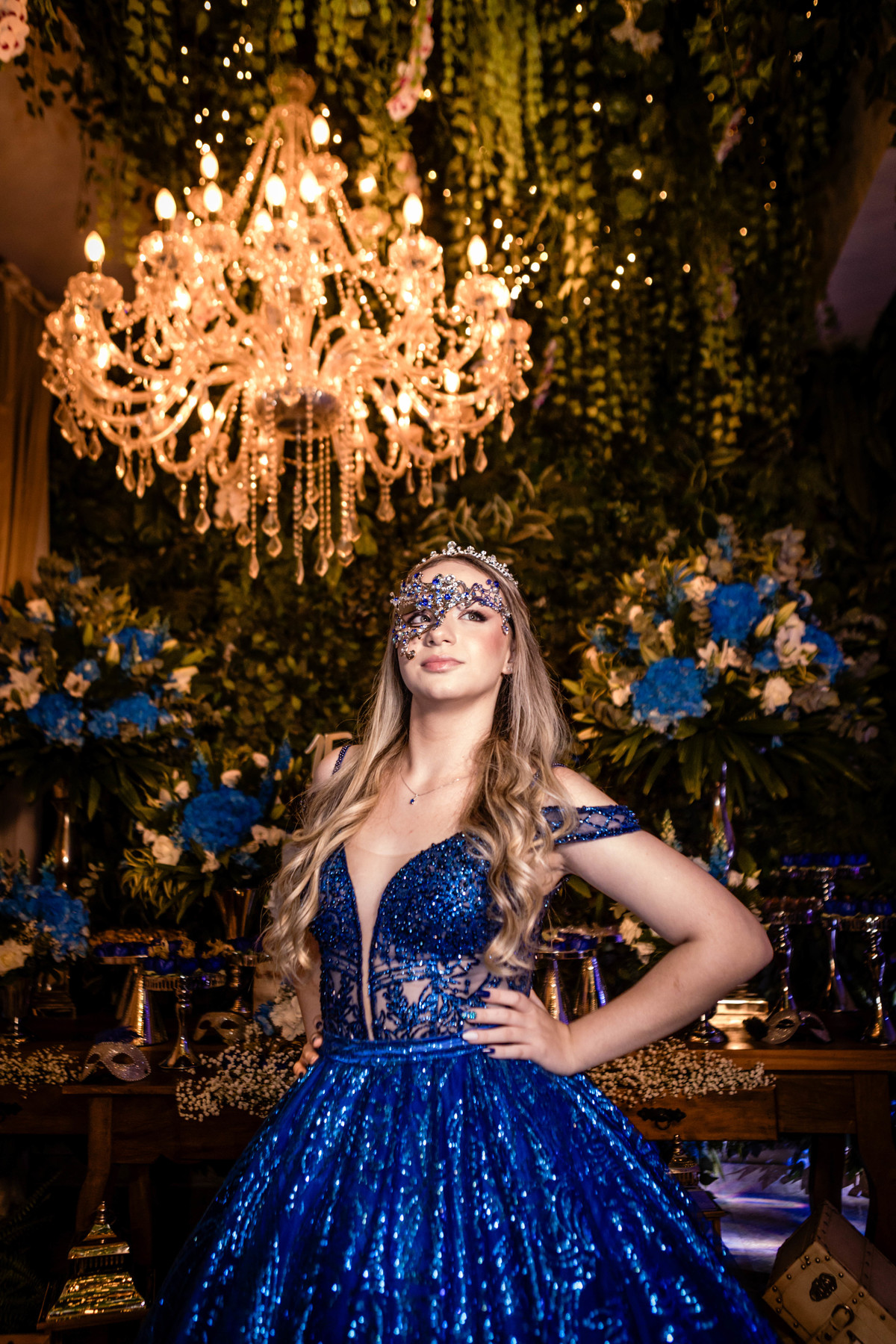 15anos, debutante, festade15anos, xvanos, decoracaode15anos, festaglam, decoracaomoderna, neonparty, festasofisticada, fotografiadeeventos, eventos15anos, decoracaodebutante, partydecor, cenário, brilho, requinte, estilo, decoração, vestido, balada, cenár