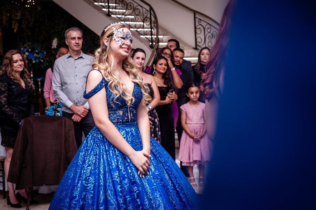 15anos, debutante, festade15anos, xvanos, decoracaode15anos, festaglam, decoracaomoderna, neonparty, festasofisticada, fotografiadeeventos, eventos15anos, decoracaodebutante, partydecor, cenário, brilho, requinte, estilo, decoração, vestido, balada, cenár