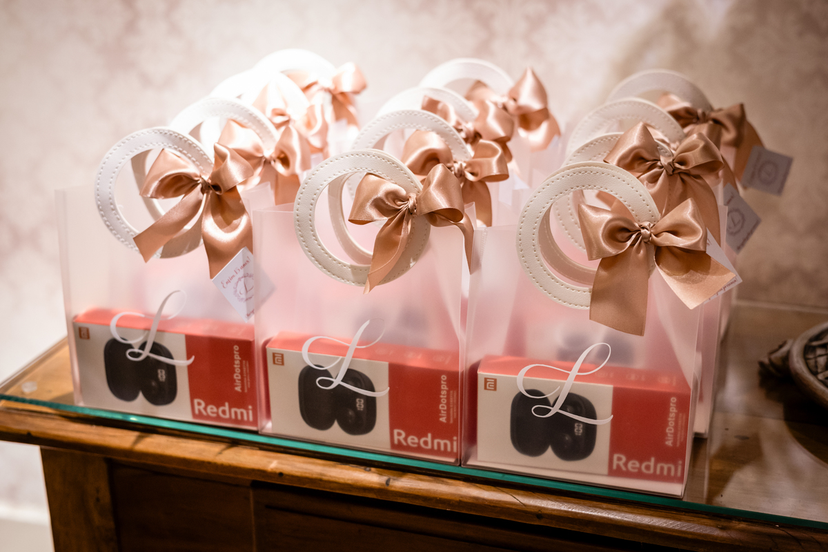 15anos, debutante, festade15anos, xvanos, decoracaode15anos, festaglam, decoracaomoderna, neonparty, festasofisticada, fotografiadeeventos, eventos15anos, decoracaodebutante, partydecor, cenário, brilho, requinte, estilo, decoração, vestido, balada, cenár