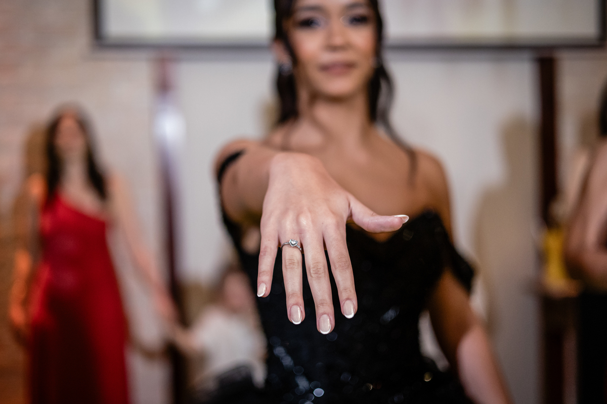 15anos, debutante, festade15anos, xvanos, decoracaode15anos, festaglam, decoracaomoderna, neonparty, festasofisticada, fotografiadeeventos, eventos15anos, decoracaodebutante, partydecor, cenário, brilho, requinte, estilo, decoração, vestido, balada, cenár