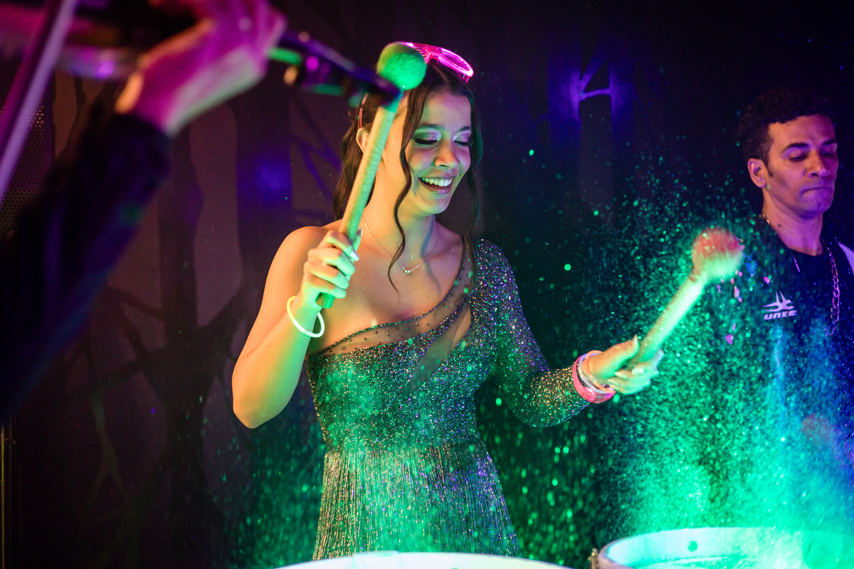 15anos, debutante, festade15anos, xvanos, decoracaode15anos, festaglam, decoracaomoderna, neonparty, festasofisticada, fotografiadeeventos, eventos15anos, decoracaodebutante, partydecor, cenário, brilho, requinte, estilo, decoração, vestido, balada, cenár