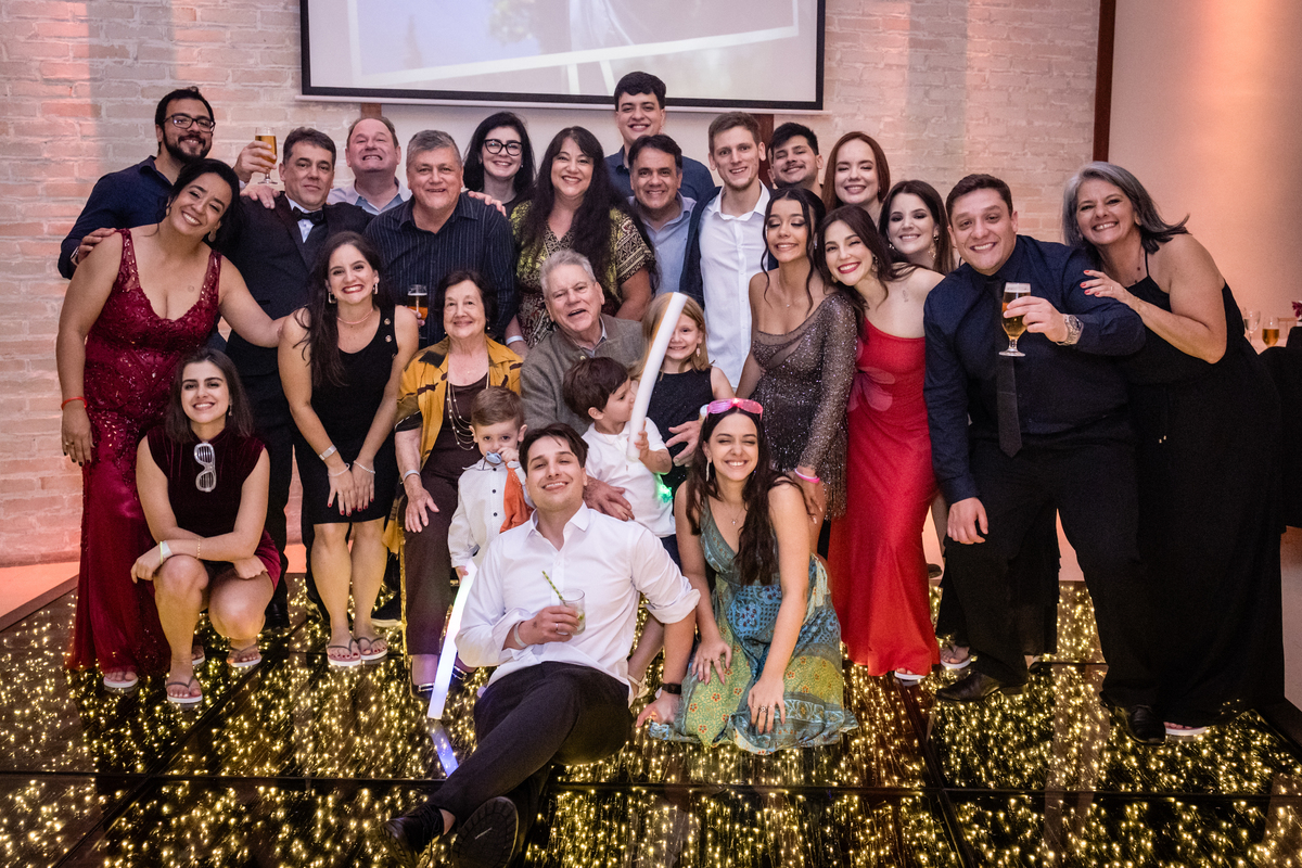 15anos, debutante, festade15anos, xvanos, decoracaode15anos, festaglam, decoracaomoderna, neonparty, festasofisticada, fotografiadeeventos, eventos15anos, decoracaodebutante, partydecor, cenário, brilho, requinte, estilo, decoração, vestido, balada, cenár