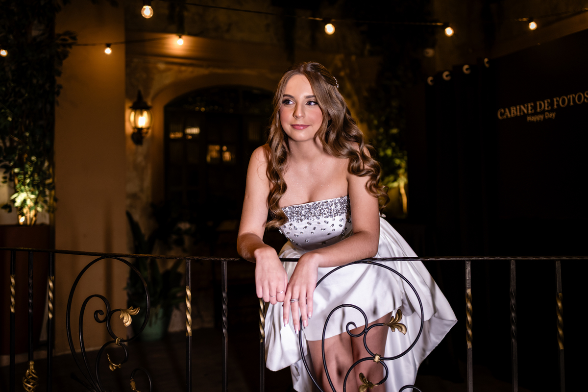 15anos, debutante, festade15anos, xvanos, decoracaode15anos, festaglam, decoracaomoderna, neonparty, festasofisticada, fotografiadeeventos, eventos15anos, decoracaodebutante, partydecor, cenário, brilho, requinte, estilo, decoração, vestido, balada, cenár