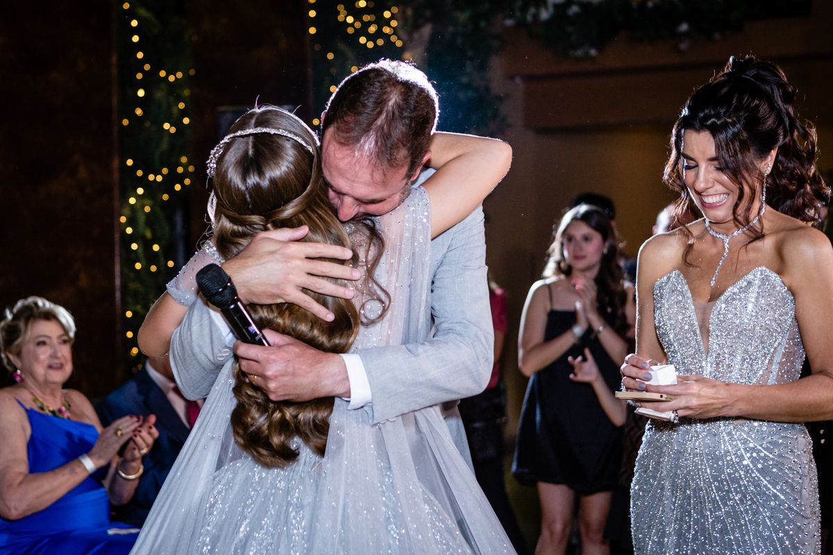 15anos, debutante, festade15anos, xvanos, decoracaode15anos, festaglam, decoracaomoderna, neonparty, festasofisticada, fotografiadeeventos, eventos15anos, decoracaodebutante, partydecor, cenário, brilho, requinte, estilo, decoração, vestido, balada, cenár