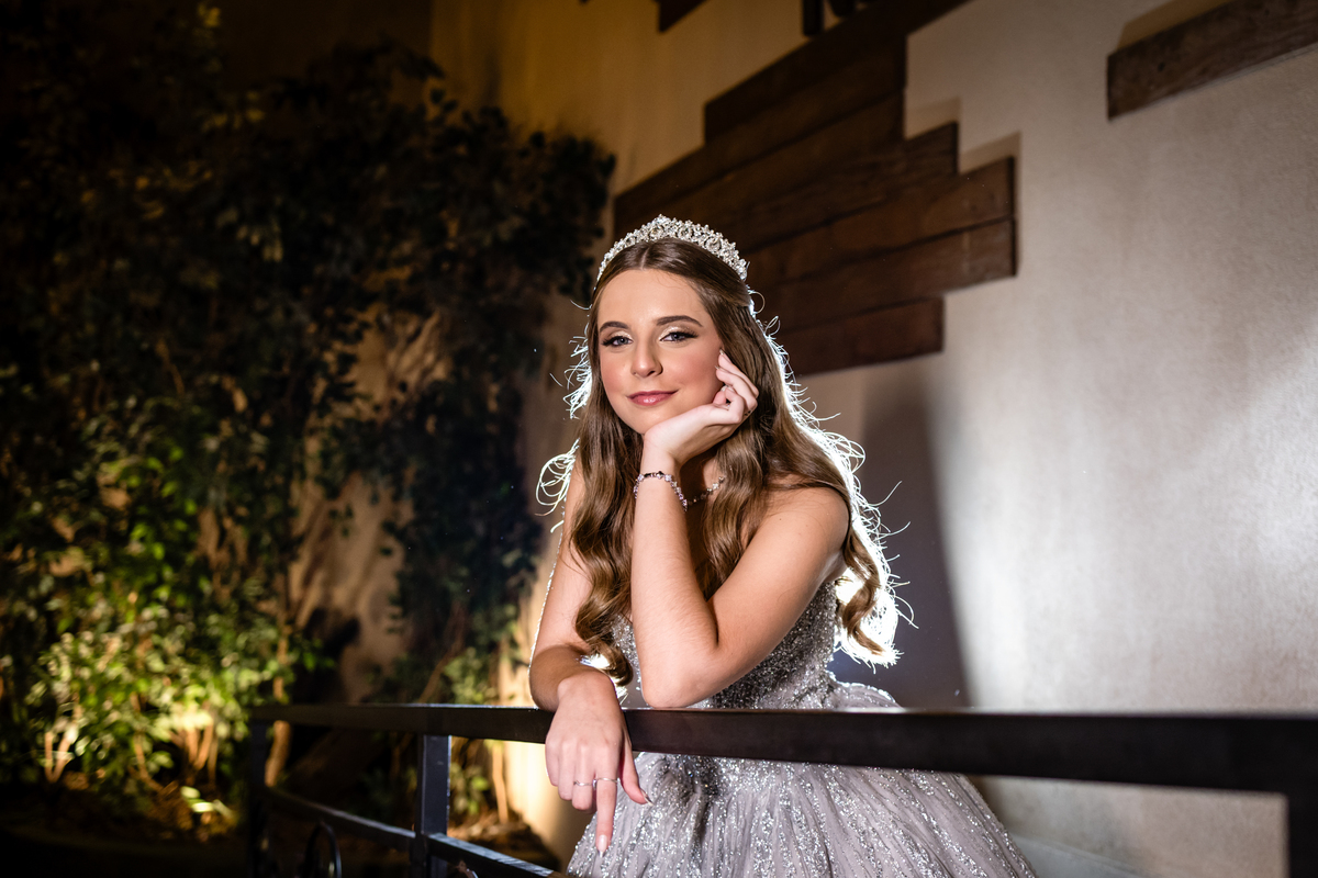 15anos, debutante, festade15anos, xvanos, decoracaode15anos, festaglam, decoracaomoderna, neonparty, festasofisticada, fotografiadeeventos, eventos15anos, decoracaodebutante, partydecor, cenário, brilho, requinte, estilo, decoração, vestido, balada, cenár