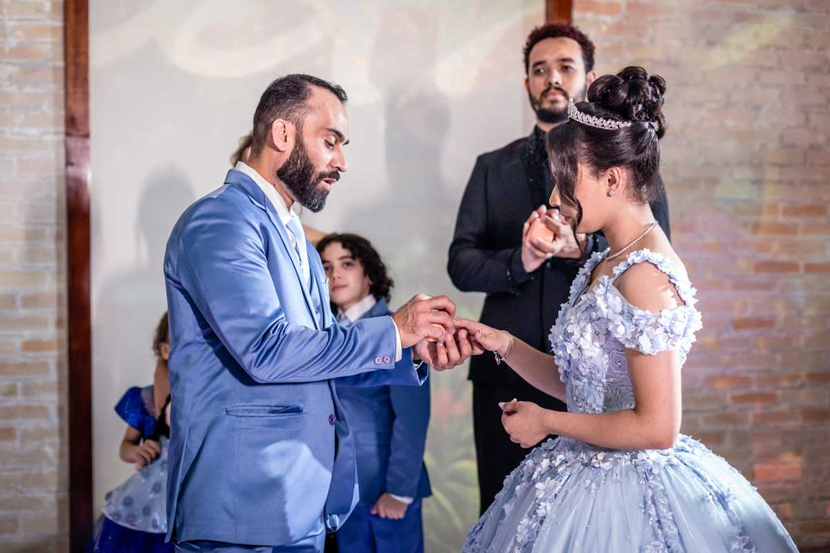 15anos, debutante, festade15anos, xvanos, decoracaode15anos, festatematica, decoracaofesta, alicenopaisdasmaravilhas, chepeleiromaluco, personagensfesta, festasofisticada, fotografiadeeventos, eventos15anos, decoracaodebutante, partydecor, cenário, brilho