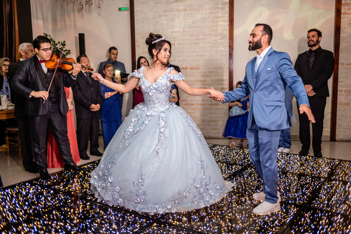 15anos, debutante, festade15anos, xvanos, decoracaode15anos, festatematica, decoracaofesta, alicenopaisdasmaravilhas, chepeleiromaluco, personagensfesta, festasofisticada, fotografiadeeventos, eventos15anos, decoracaodebutante, partydecor, cenário, brilho