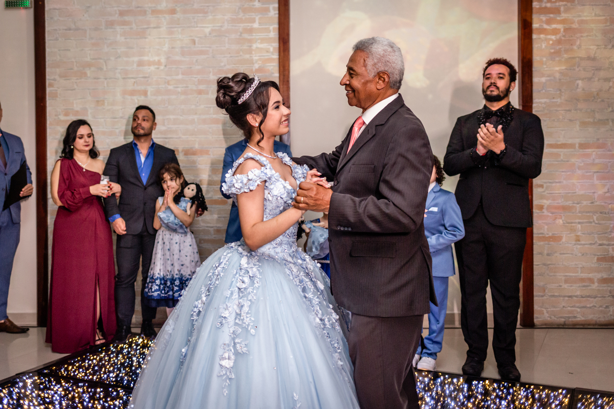 15anos, debutante, festade15anos, xvanos, decoracaode15anos, festatematica, decoracaofesta, alicenopaisdasmaravilhas, chepeleiromaluco, personagensfesta, festasofisticada, fotografiadeeventos, eventos15anos, decoracaodebutante, partydecor, cenário, brilho