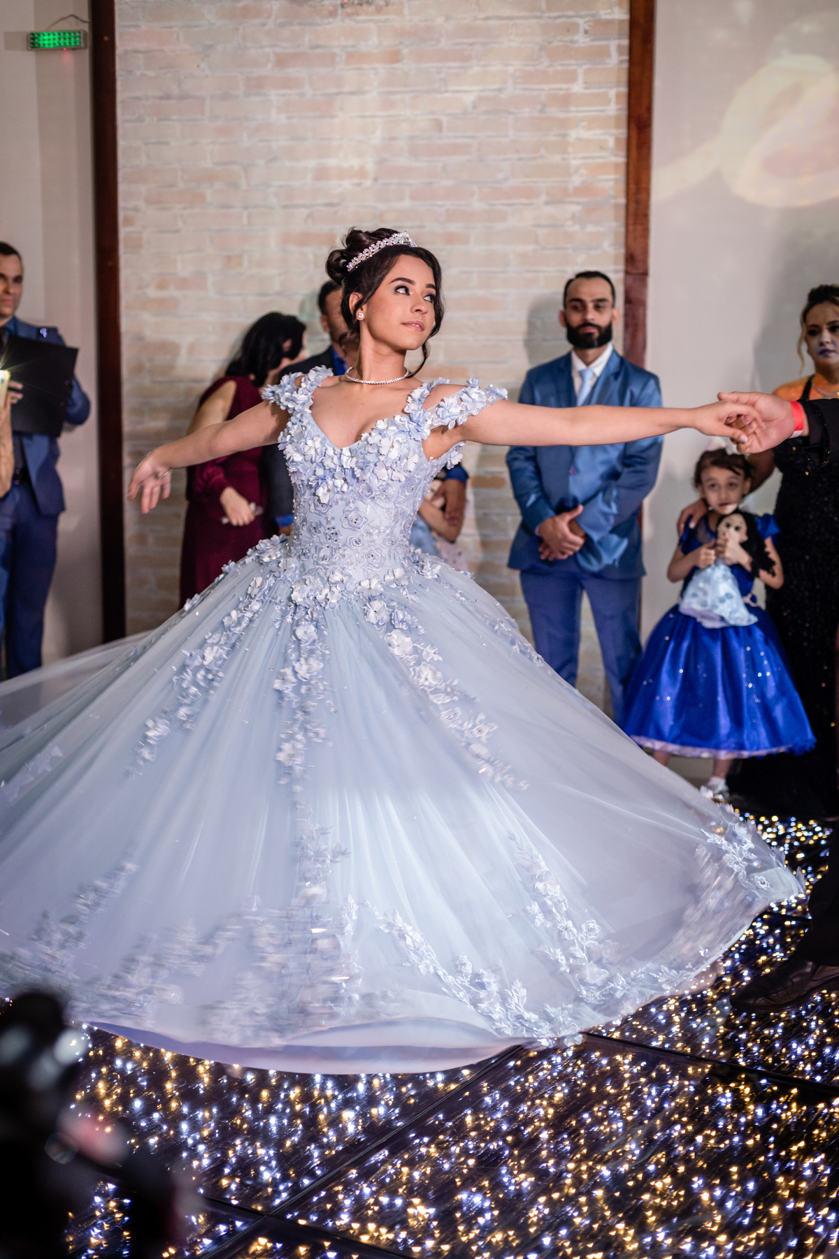 15anos, debutante, festade15anos, xvanos, decoracaode15anos, festatematica, decoracaofesta, alicenopaisdasmaravilhas, chepeleiromaluco, personagensfesta, festasofisticada, fotografiadeeventos, eventos15anos, decoracaodebutante, partydecor, cenário, brilho