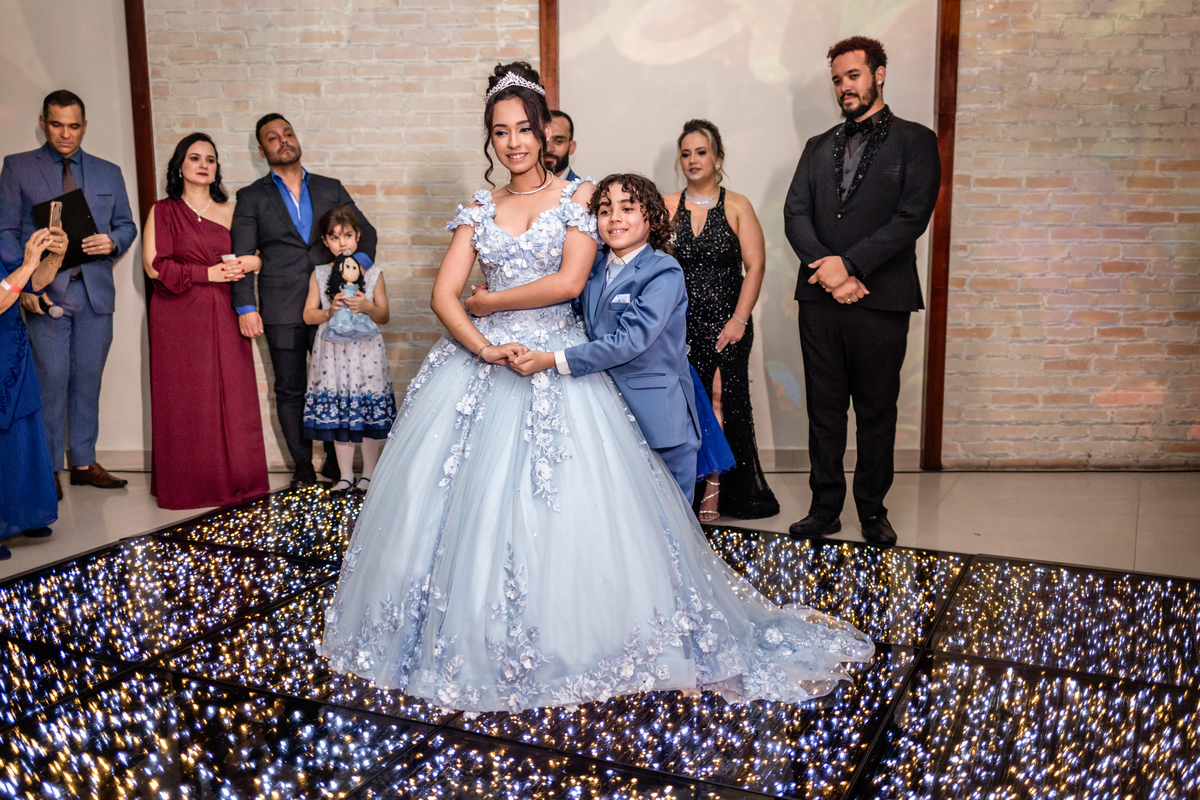 15anos, debutante, festade15anos, xvanos, decoracaode15anos, festatematica, decoracaofesta, alicenopaisdasmaravilhas, chepeleiromaluco, personagensfesta, festasofisticada, fotografiadeeventos, eventos15anos, decoracaodebutante, partydecor, cenário, brilho