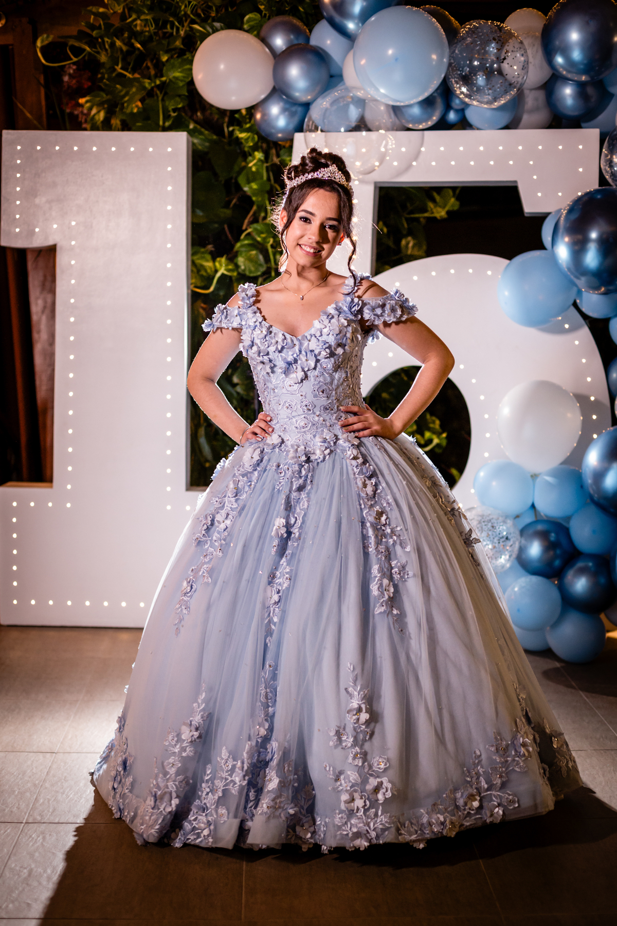 15anos, debutante, festade15anos, xvanos, decoracaode15anos, festatematica, decoracaofesta, alicenopaisdasmaravilhas, chepeleiromaluco, personagensfesta, festasofisticada, fotografiadeeventos, eventos15anos, decoracaodebutante, partydecor, cenário, brilho