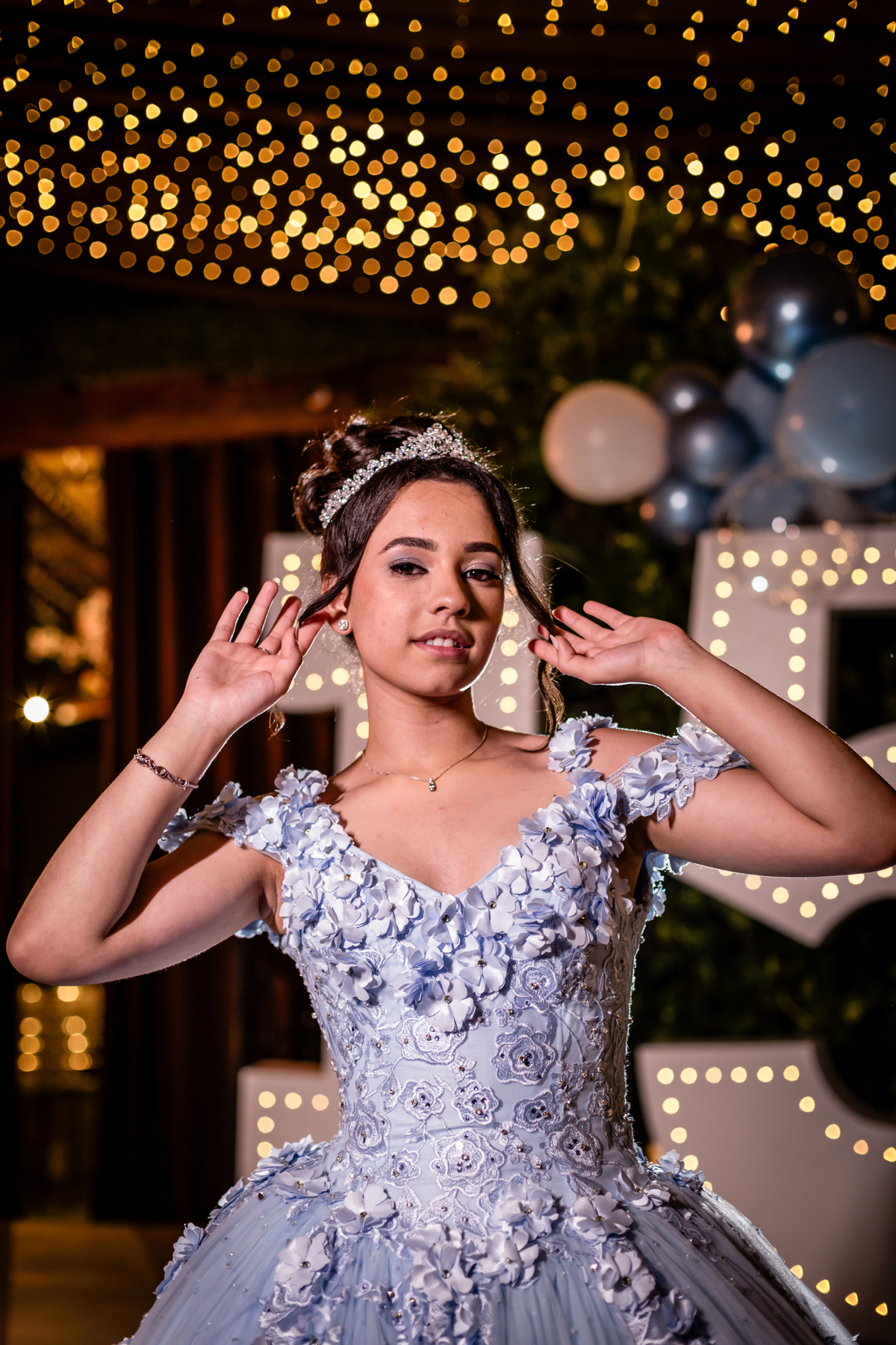 15anos, debutante, festade15anos, xvanos, decoracaode15anos, festatematica, decoracaofesta, alicenopaisdasmaravilhas, chepeleiromaluco, personagensfesta, festasofisticada, fotografiadeeventos, eventos15anos, decoracaodebutante, partydecor, cenário, brilho