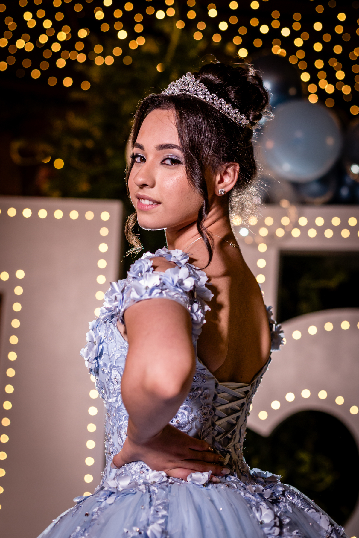 15anos, debutante, festade15anos, xvanos, decoracaode15anos, festatematica, decoracaofesta, alicenopaisdasmaravilhas, chepeleiromaluco, personagensfesta, festasofisticada, fotografiadeeventos, eventos15anos, decoracaodebutante, partydecor, cenário, brilho