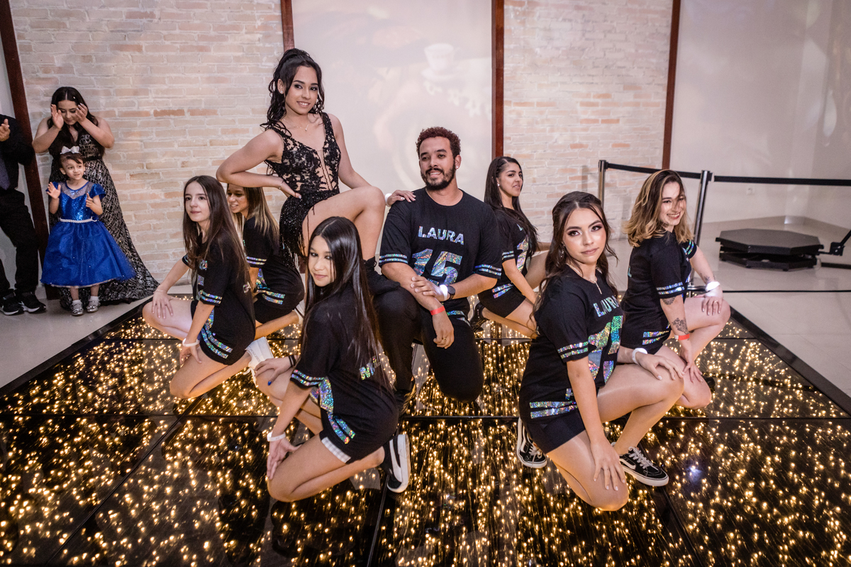 15anos, debutante, festade15anos, xvanos, decoracaode15anos, festatematica, decoracaofesta, alicenopaisdasmaravilhas, chepeleiromaluco, personagensfesta, festasofisticada, fotografiadeeventos, eventos15anos, decoracaodebutante, partydecor, cenário, brilho