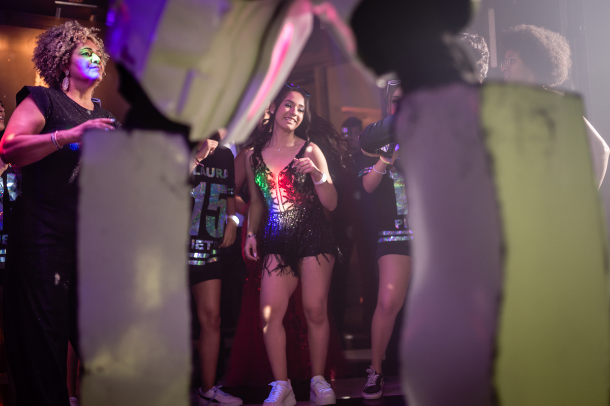 15anos, debutante, festade15anos, xvanos, decoracaode15anos, festatematica, decoracaofesta, alicenopaisdasmaravilhas, chepeleiromaluco, personagensfesta, festasofisticada, fotografiadeeventos, eventos15anos, decoracaodebutante, partydecor, cenário, brilho