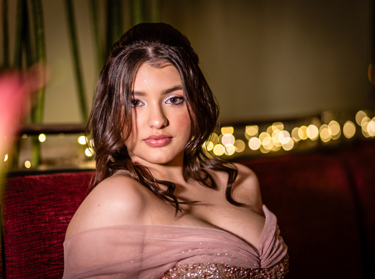 15anos, debutante, festade15anos, xvanos, decoracaode15anos, festaglam, decoracaomoderna, neonparty, festasofisticada, fotografiadeeventos, eventos15anos, decoracaodebutante, partydecor, cenário, brilho, requinte, estilo, decoração, vestido, balada