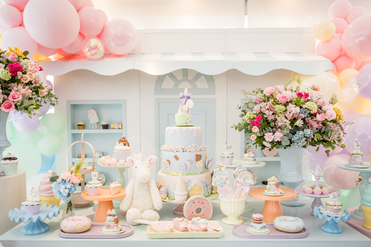 aniversário infantil, festa de 3 anos, fotografia de aniversário infantil, festa infantil, fotos de aniversário, fotografia infantil, registro de festa infantil, comemoração de 3 anos, fotógrafo infantil, festa de criança, memórias da infância, fotografia