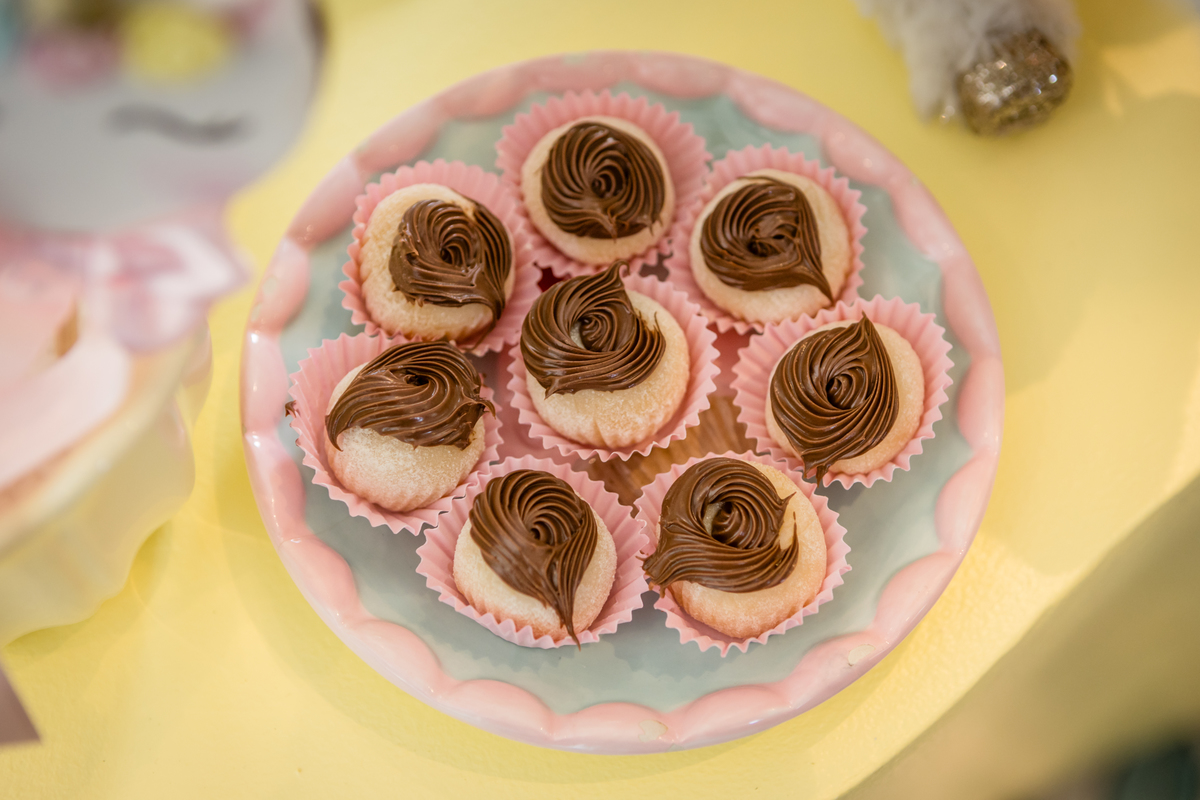 aniversário infantil, festa de 3 anos, fotografia de aniversário infantil, festa infantil, fotos de aniversário, fotografia infantil, registro de festa infantil, comemoração de 3 anos, fotógrafo infantil, festa de criança, memórias da infância, fotografia