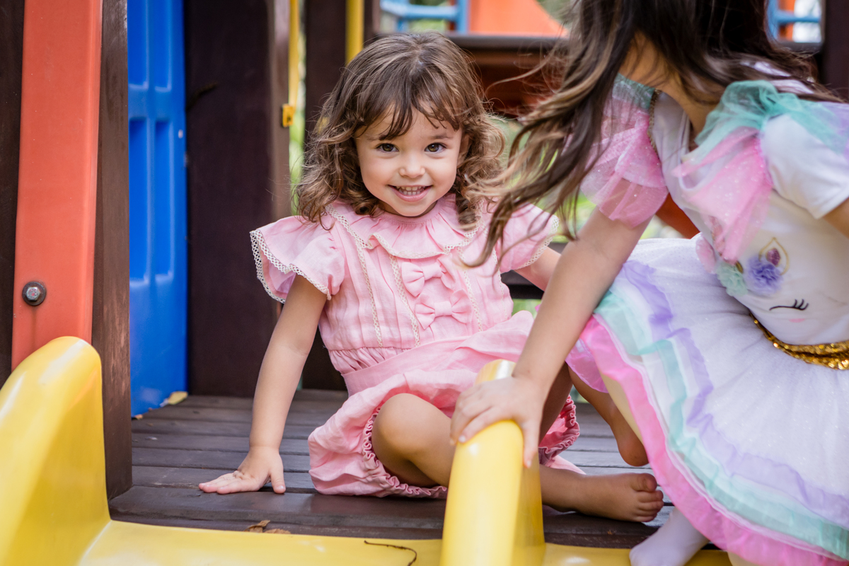 aniversário infantil, festa de 3 anos, fotografia de aniversário infantil, festa infantil, fotos de aniversário, fotografia infantil, registro de festa infantil, comemoração de 3 anos, fotógrafo infantil, festa de criança, memórias da infância, fotografia