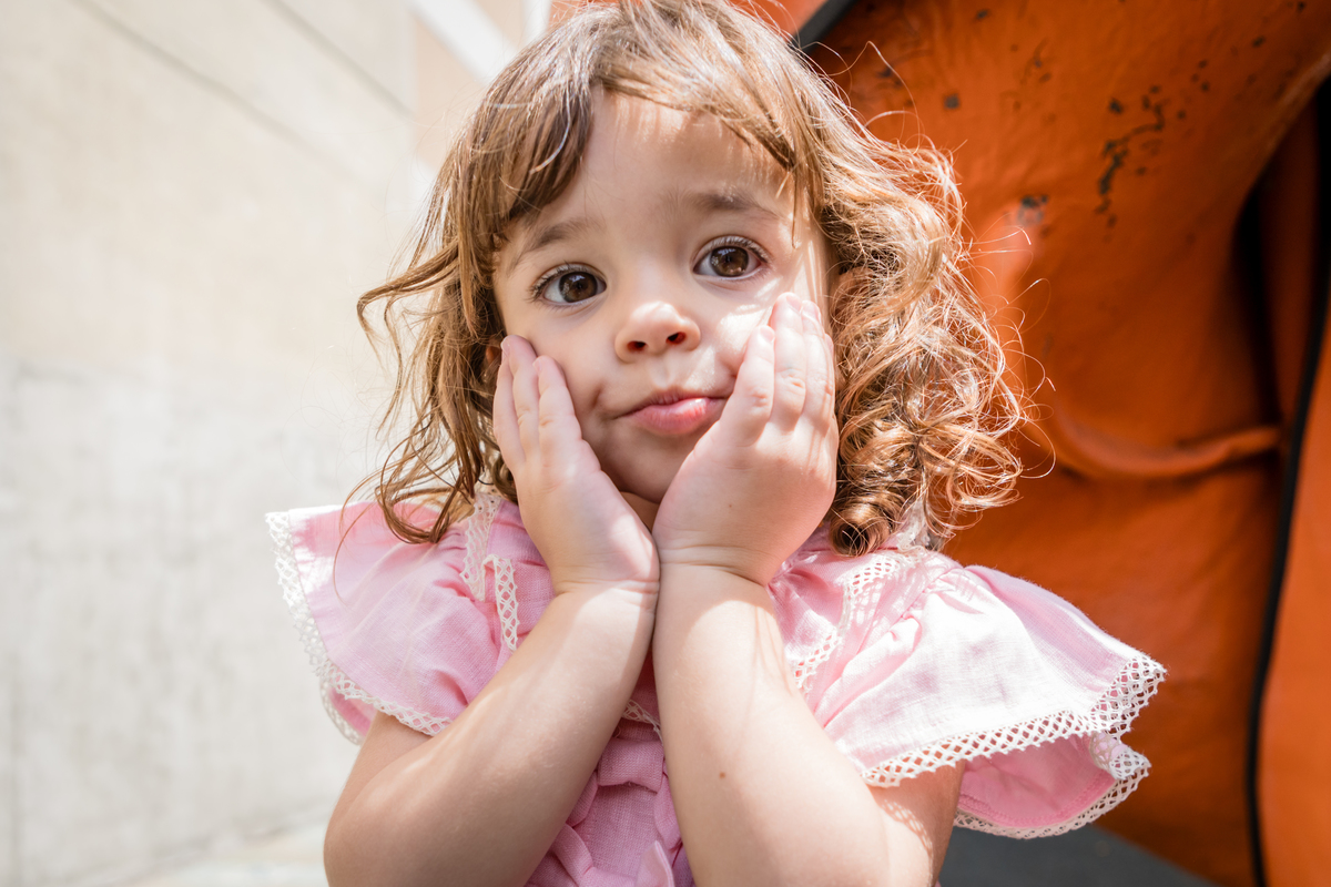 aniversário infantil, festa de 3 anos, fotografia de aniversário infantil, festa infantil, fotos de aniversário, fotografia infantil, registro de festa infantil, comemoração de 3 anos, fotógrafo infantil, festa de criança, memórias da infância, fotografia