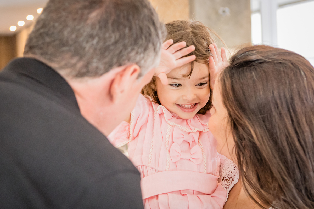 aniversário infantil, festa de 3 anos, fotografia de aniversário infantil, festa infantil, fotos de aniversário, fotografia infantil, registro de festa infantil, comemoração de 3 anos, fotógrafo infantil, festa de criança, memórias da infância, fotografia
