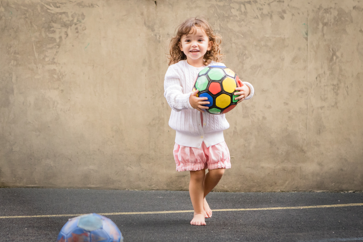 aniversário infantil, festa de 3 anos, fotografia de aniversário infantil, festa infantil, fotos de aniversário, fotografia infantil, registro de festa infantil, comemoração de 3 anos, fotógrafo infantil, festa de criança, memórias da infância, fotografia