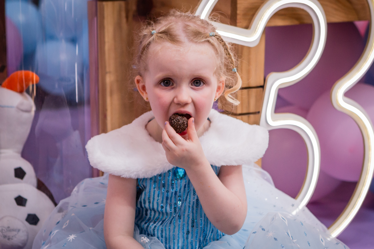 aniversário infantil, festa de 3 anos, fotografia de aniversário infantil, festa infantil, fotos de aniversário, festa frozen, festa da disney, frozen, let it go, decoração, comemoração de 3 anos, fotógrafo infantil, festa de criança, memórias da infância