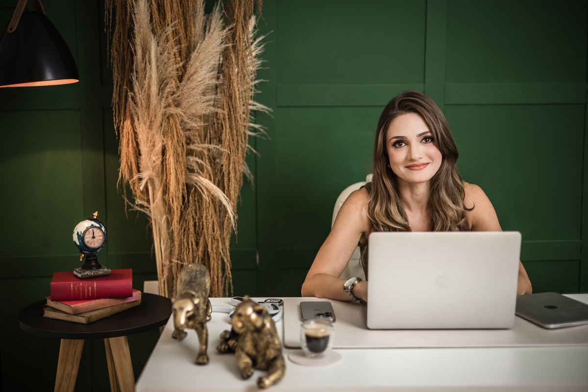 Personal branding, ensaio fotográfico profissional, fotografia de branding, fotografia corporativa, retrato profissional, marca pessoal, imagem profissional, posicionamento digital, fotos para redes sociais, identidade visual, fotografia para empreendedor