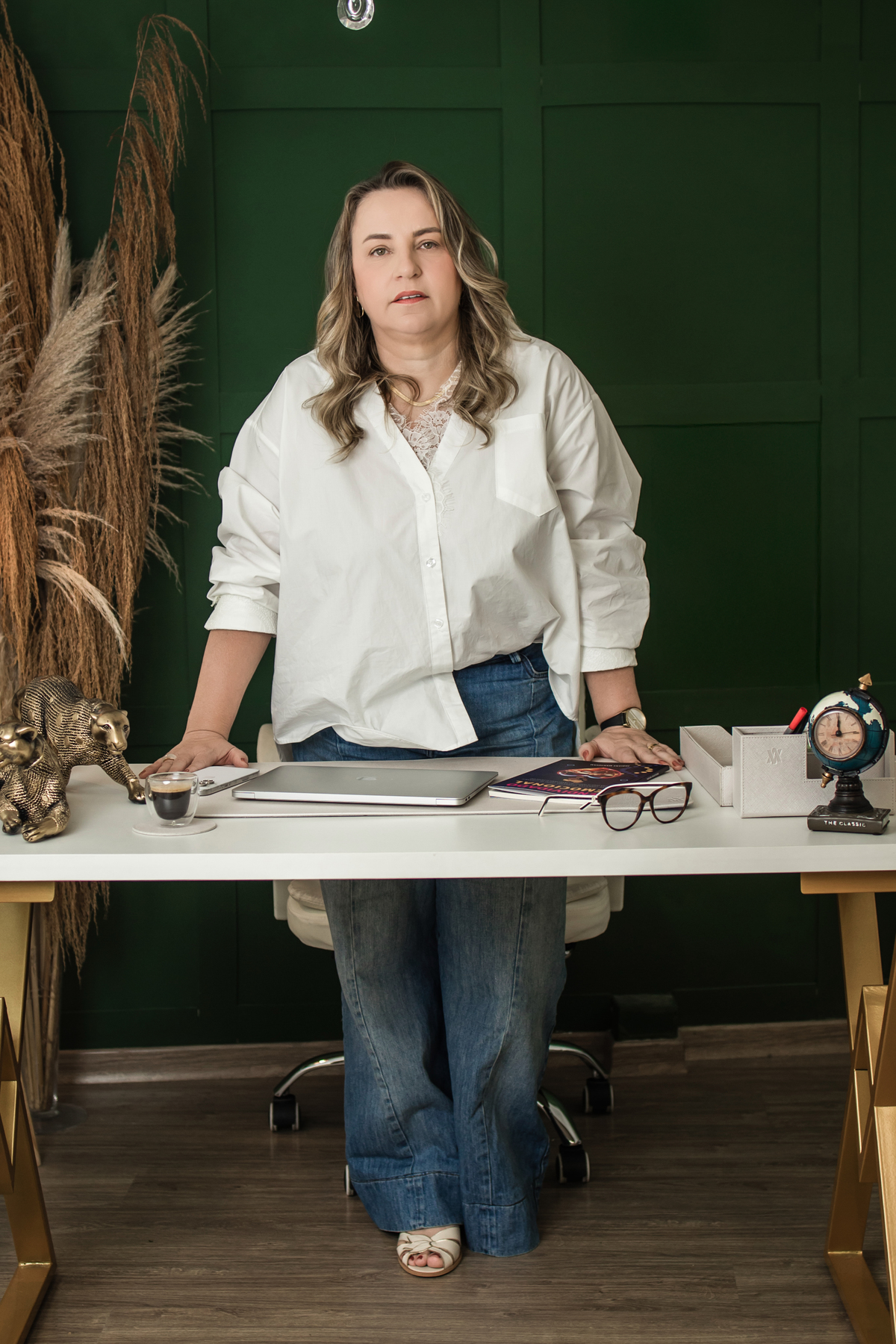 Personal branding, ensaio fotográfico profissional, fotografia de branding, fotografia corporativa, retrato profissional, marca pessoal, imagem profissional, posicionamento digital, fotos para redes sociais, identidade visual, fotografia para empreendedor