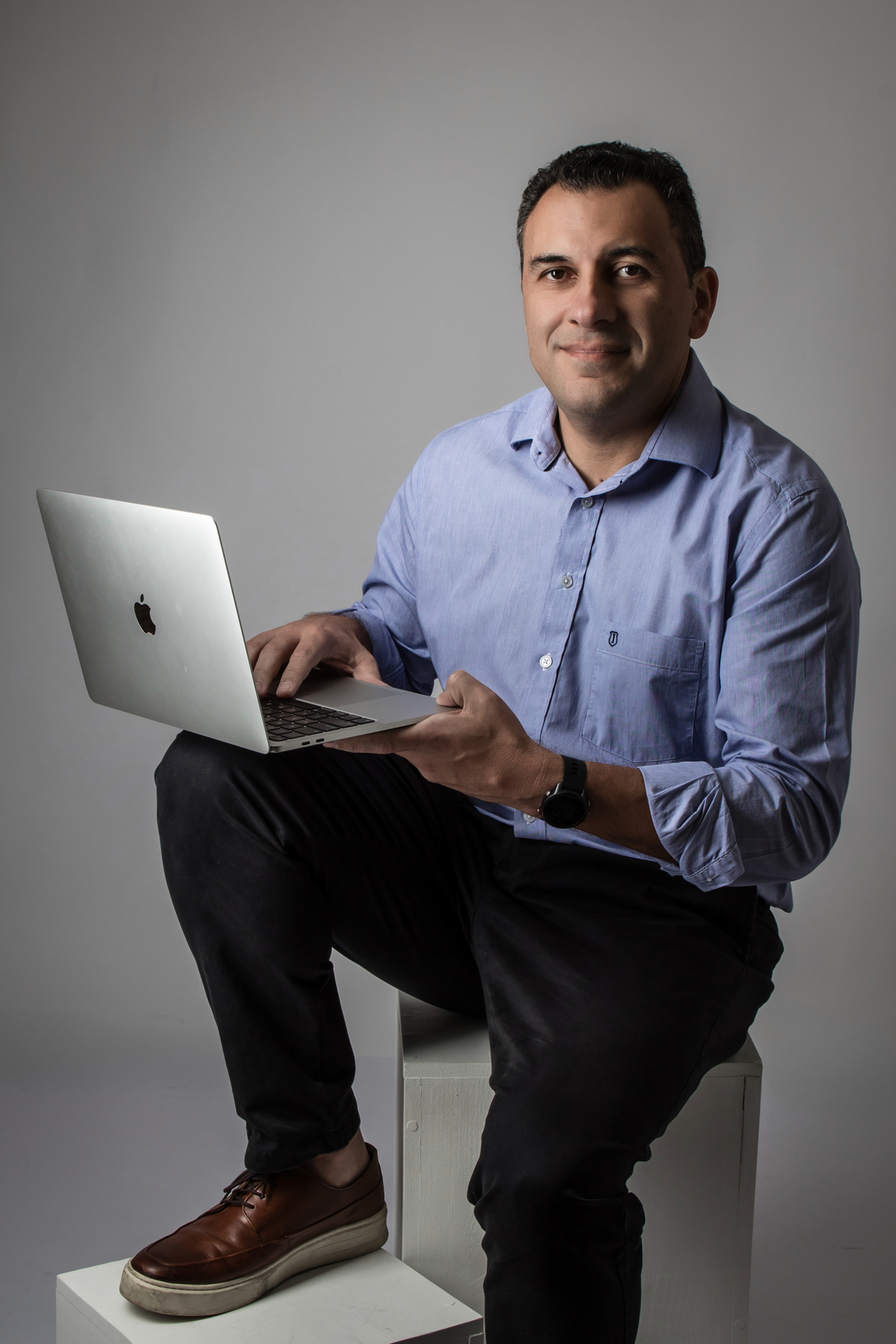 Personal branding, ensaio fotográfico profissional, fotografia de branding, fotografia corporativa, retrato profissional, marca pessoal, imagem profissional, posicionamento digital, fotos para redes sociais, identidade visual, fotografia para empreendedor