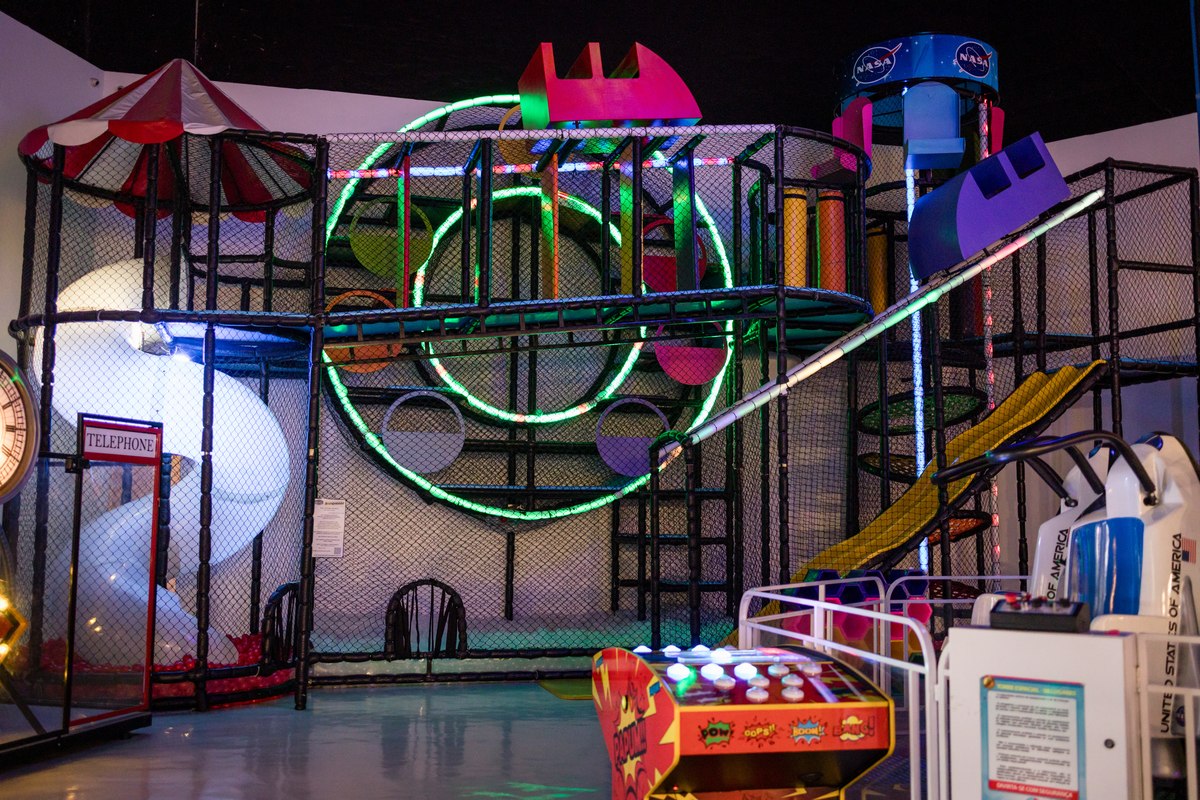 aniversário infantil, festa de 3 anos, fotografia de aniversário infantil, festa infantil, fotos de aniversário, fotografia infantil, registro de festa infantil, comemoração de 3 anos, fotógrafo infantil, festa de criança, memórias da infância, fotografia