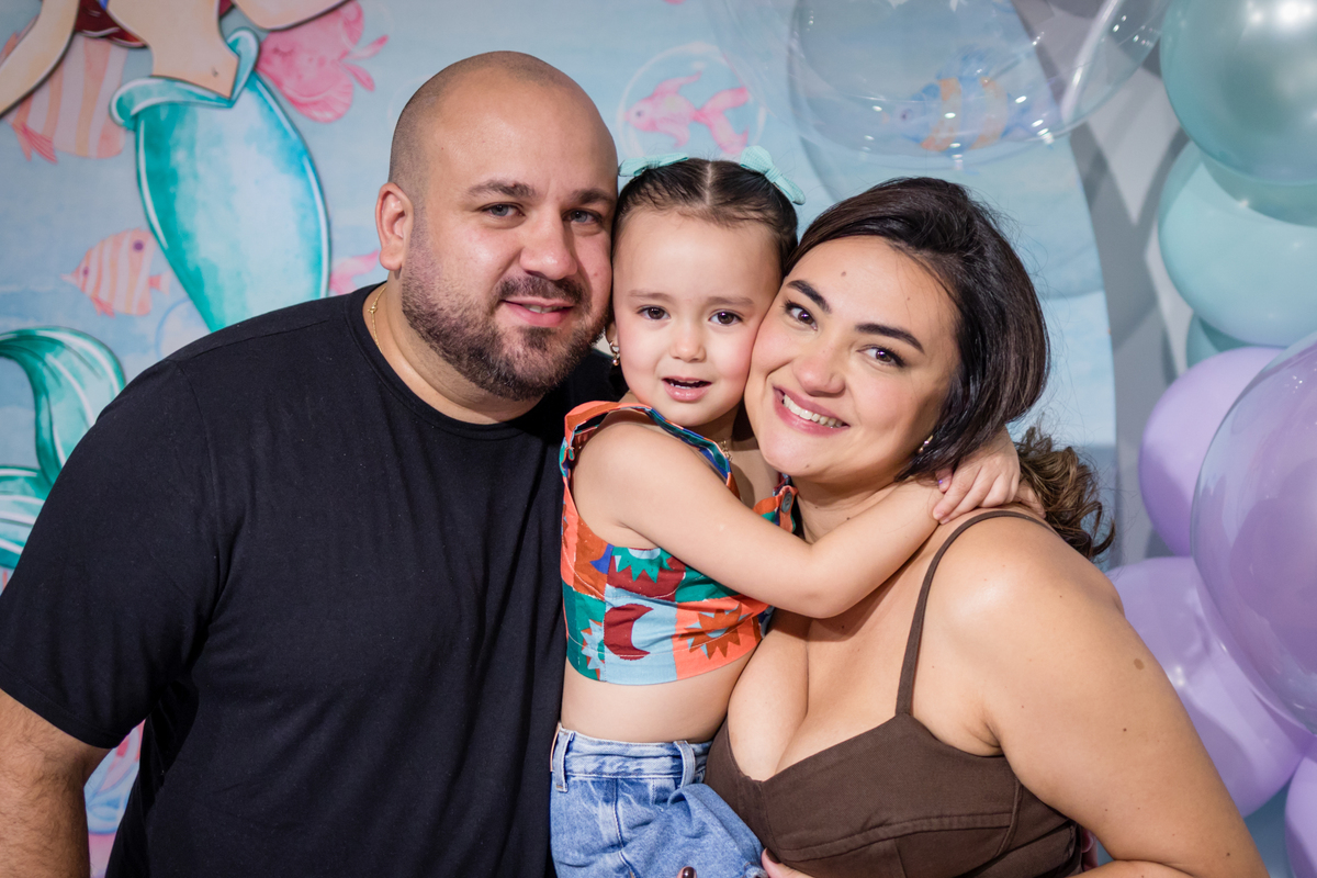 aniversário infantil, festa de 3 anos, fotografia de aniversário infantil, festa infantil, fotos de aniversário, fotografia infantil, registro de festa infantil, comemoração de 3 anos, fotógrafo infantil, festa de criança, memórias da infância, fotografia