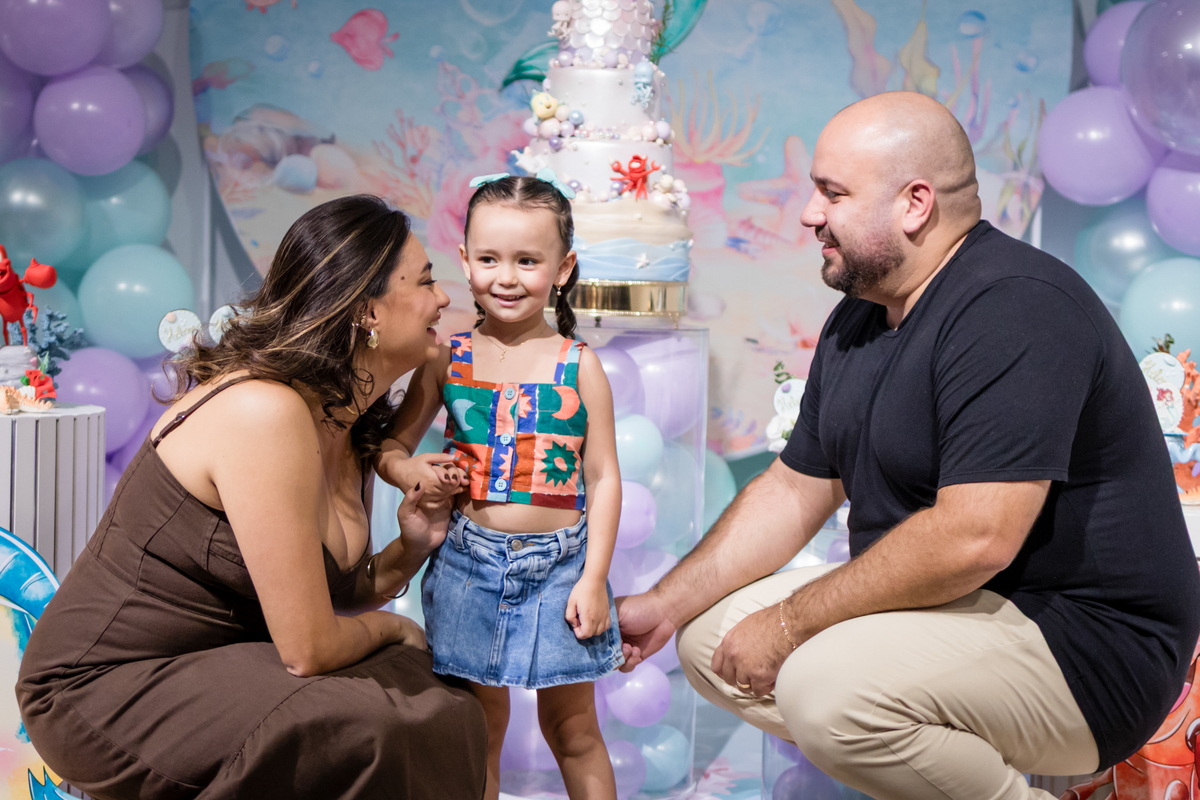 aniversário infantil, festa de 3 anos, fotografia de aniversário infantil, festa infantil, fotos de aniversário, fotografia infantil, registro de festa infantil, comemoração de 3 anos, fotógrafo infantil, festa de criança, memórias da infância, fotografia